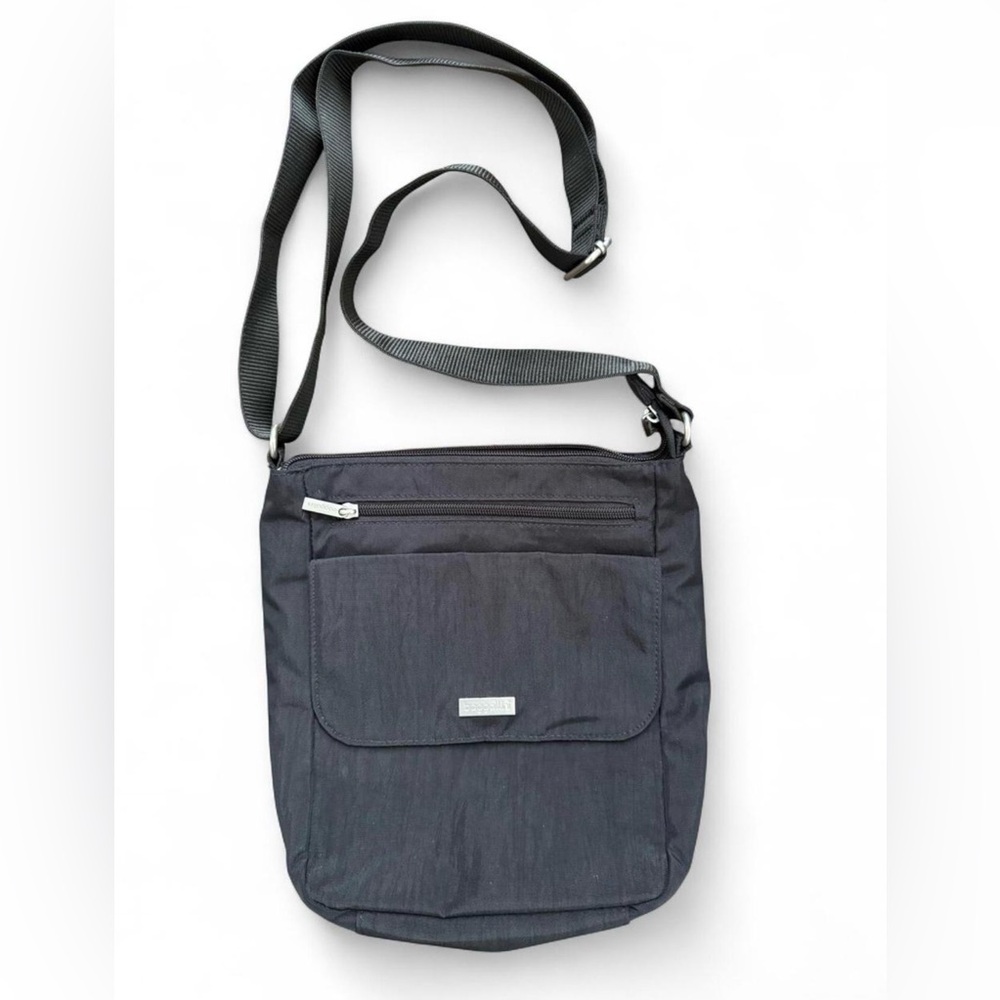 BAGGALLINI Black crossbody bag with adjustable strap. Like new condition, clean!